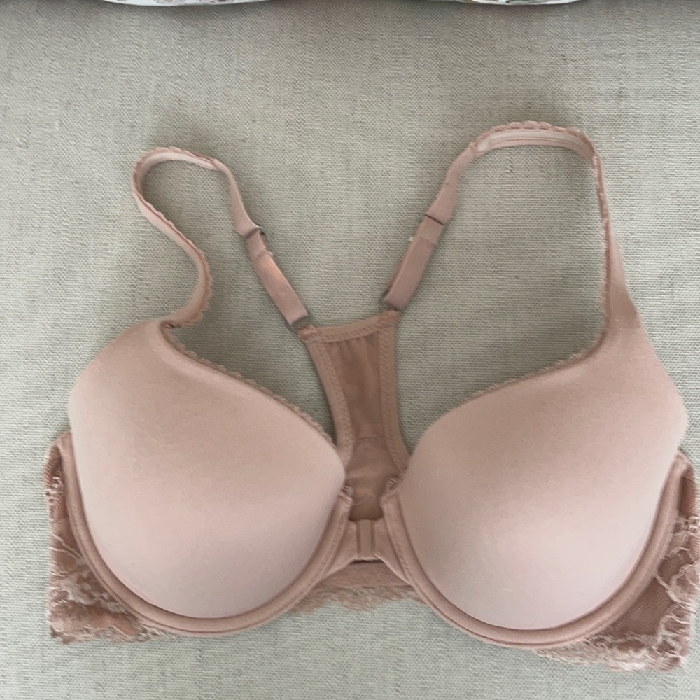 Victoria’s Secret t-back bra